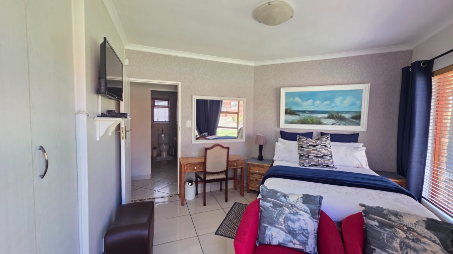 7 Bedroom Property for Sale in Vredenburg Western Cape